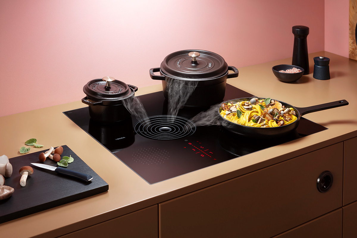 Bora S pure with three pans